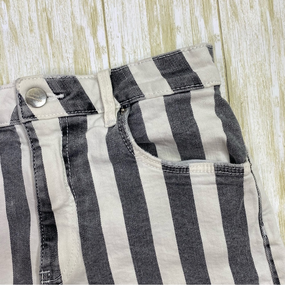 Zara Black & White Striped High Waisted Denim Jean Shorts - Picture 3 of 5